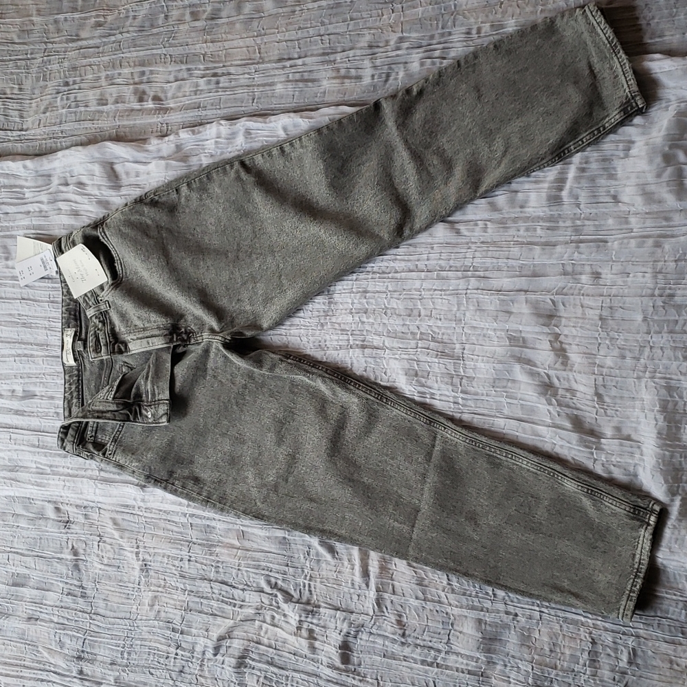 NWT Abercrombie Curve Love Gray High Rise Mom Jeans
